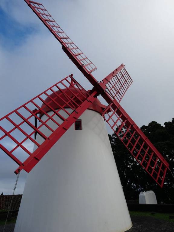 moinho do pico vermelho açores