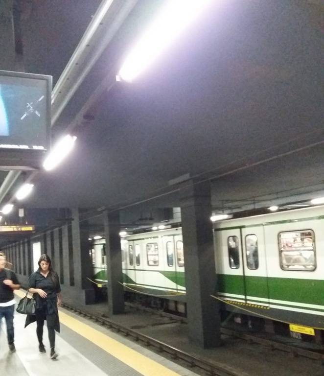 Metro de Milão