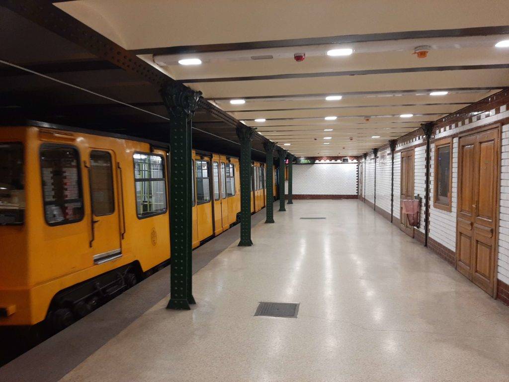 estação de metro antiga de Budapeste